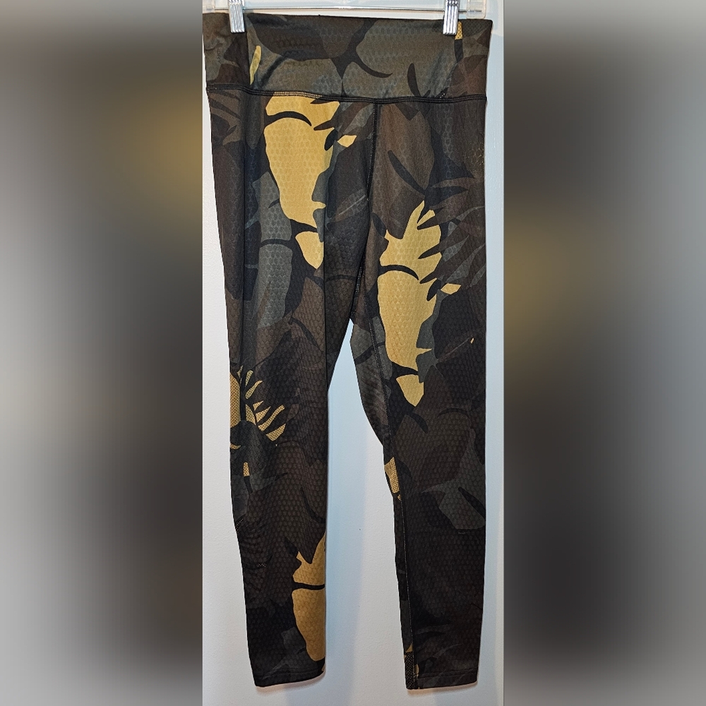 North Face Women's Camo Leggings Size M